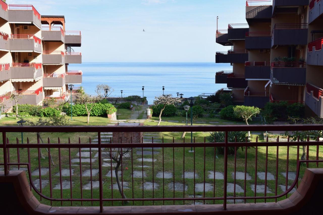 Beach House Blue Holiday Letojanni Exterior foto
